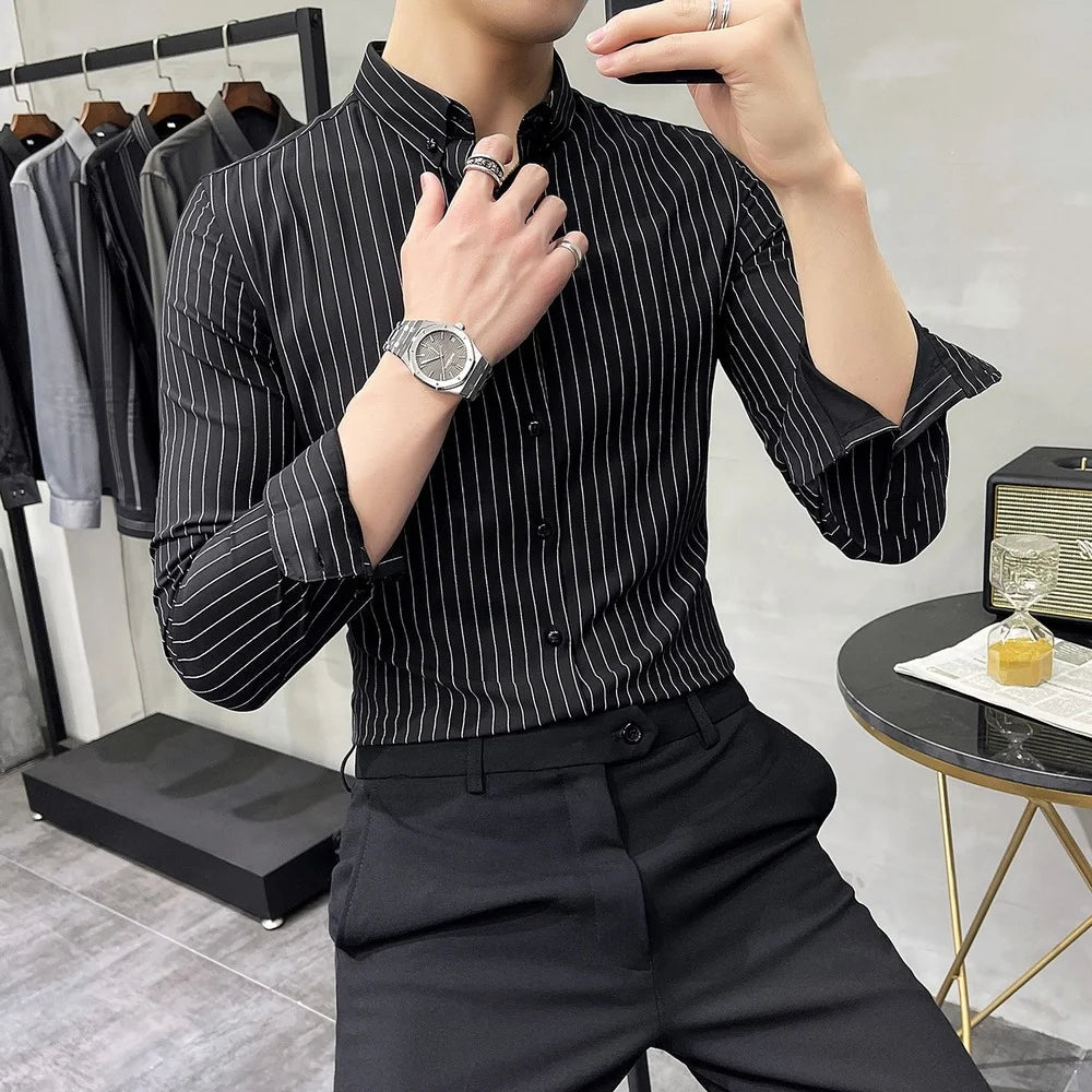 POWQUE URBAN STYLE retro striped men's shirt in black with white vertical stripes worn with black pants