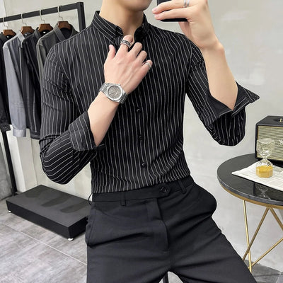 POWQUE URBAN STYLE retro striped men's shirt in black with white vertical stripes worn with black pants